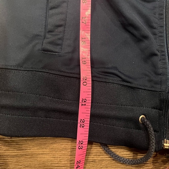 [10]Billabong Women’s Navy, Red, and White Hoodie - Picture 4 of 5